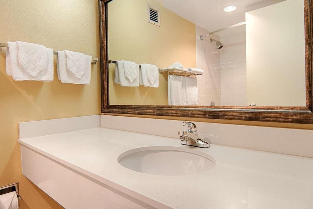 Norwood Inn & Suites Mankato North Mankato Екстериор снимка