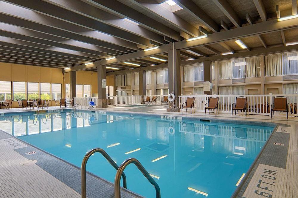 Norwood Inn & Suites Mankato North Mankato Екстериор снимка