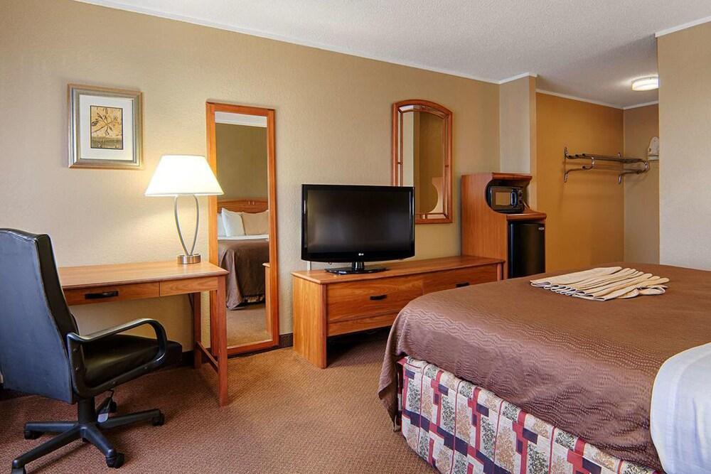 Norwood Inn & Suites Mankato North Mankato Екстериор снимка