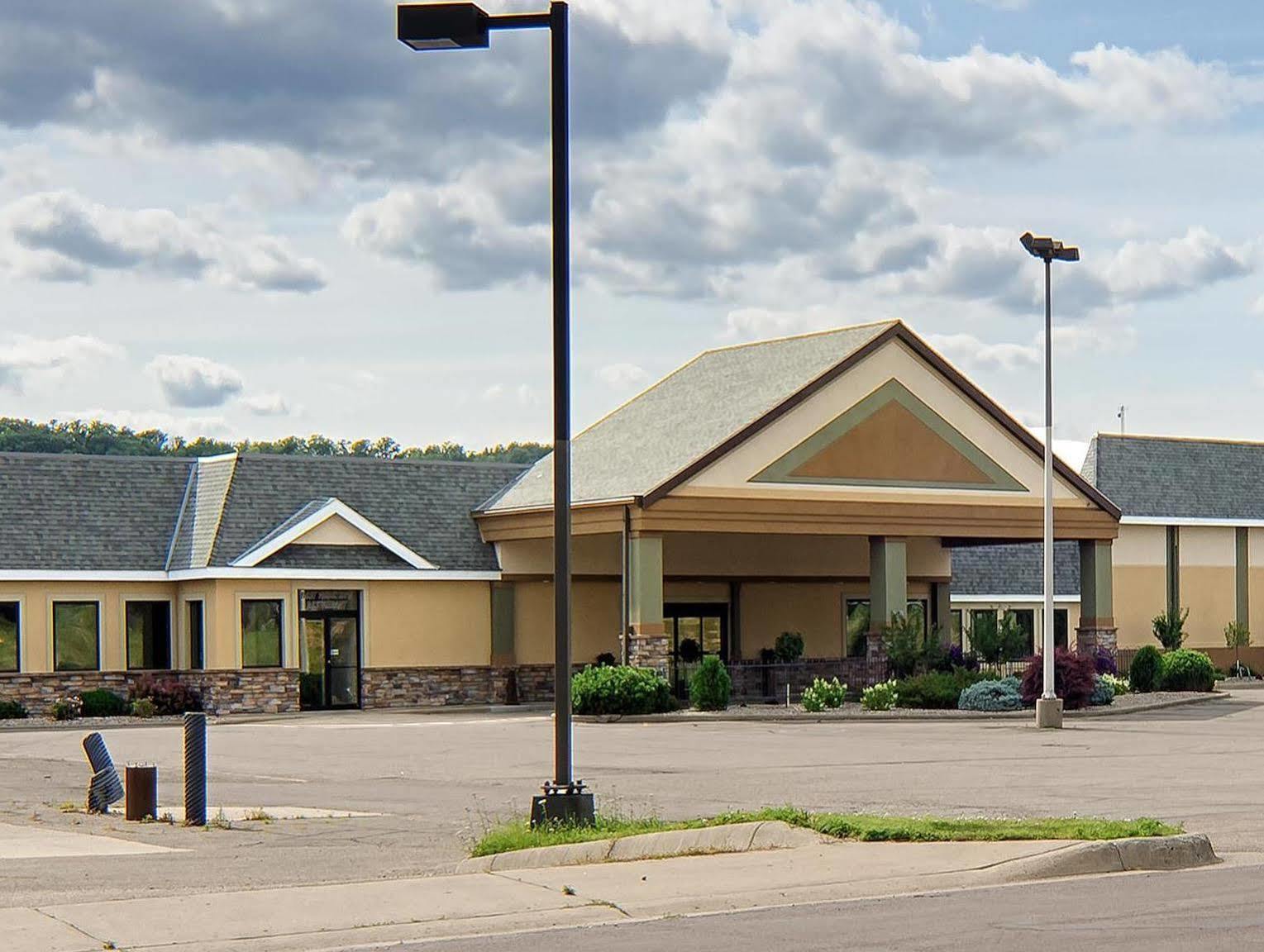 Norwood Inn & Suites Mankato North Mankato Екстериор снимка