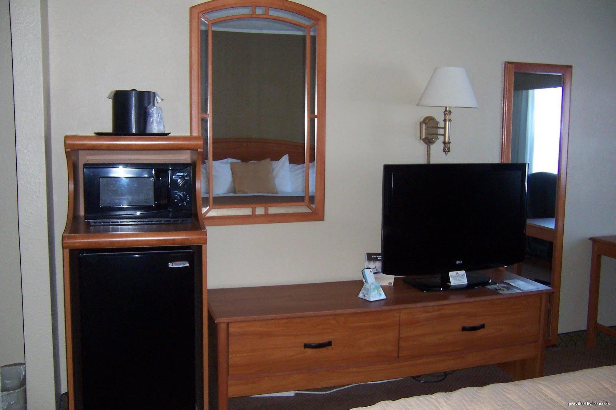 Norwood Inn & Suites Mankato North Mankato Екстериор снимка