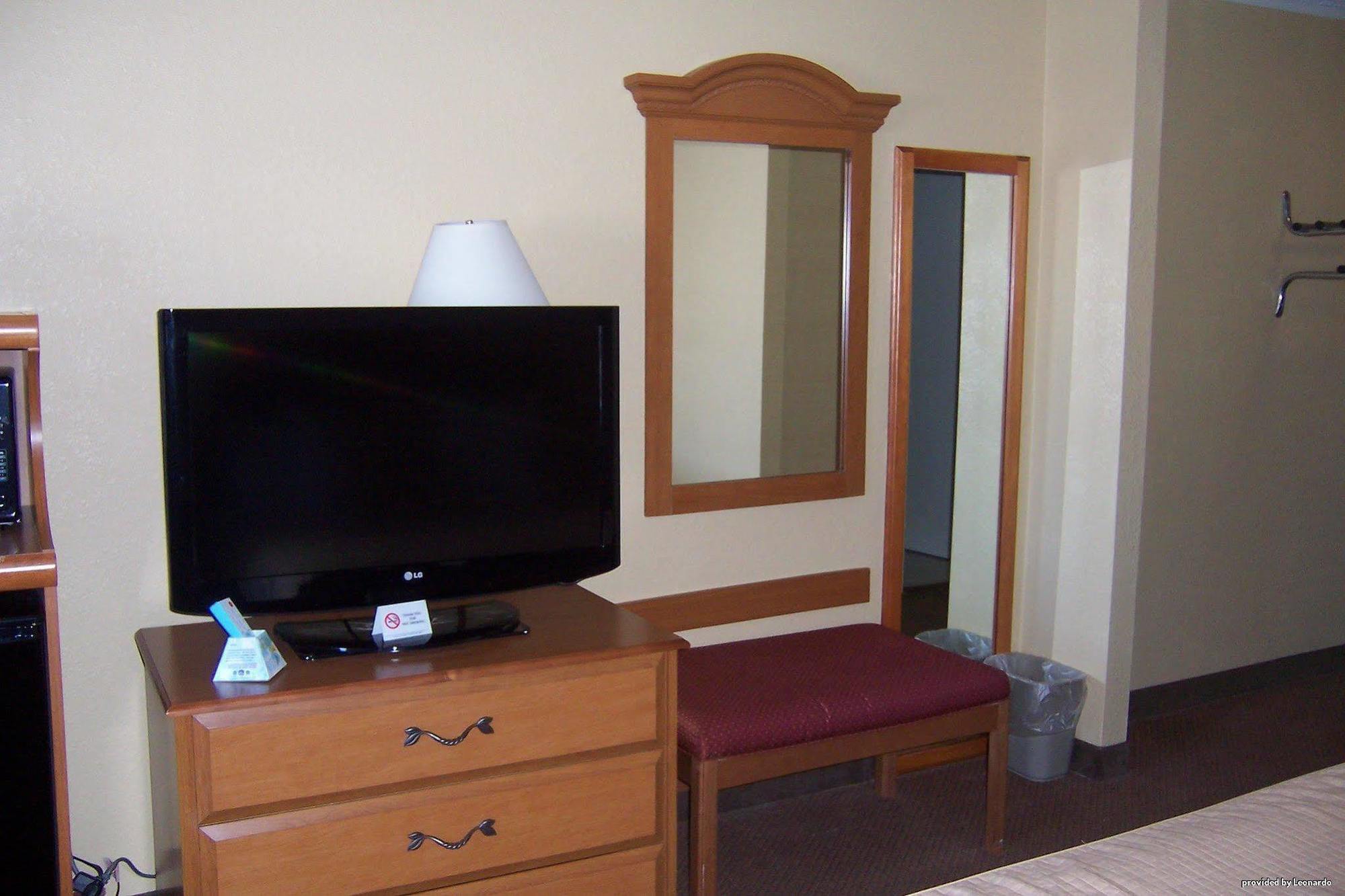 Norwood Inn & Suites Mankato North Mankato Екстериор снимка