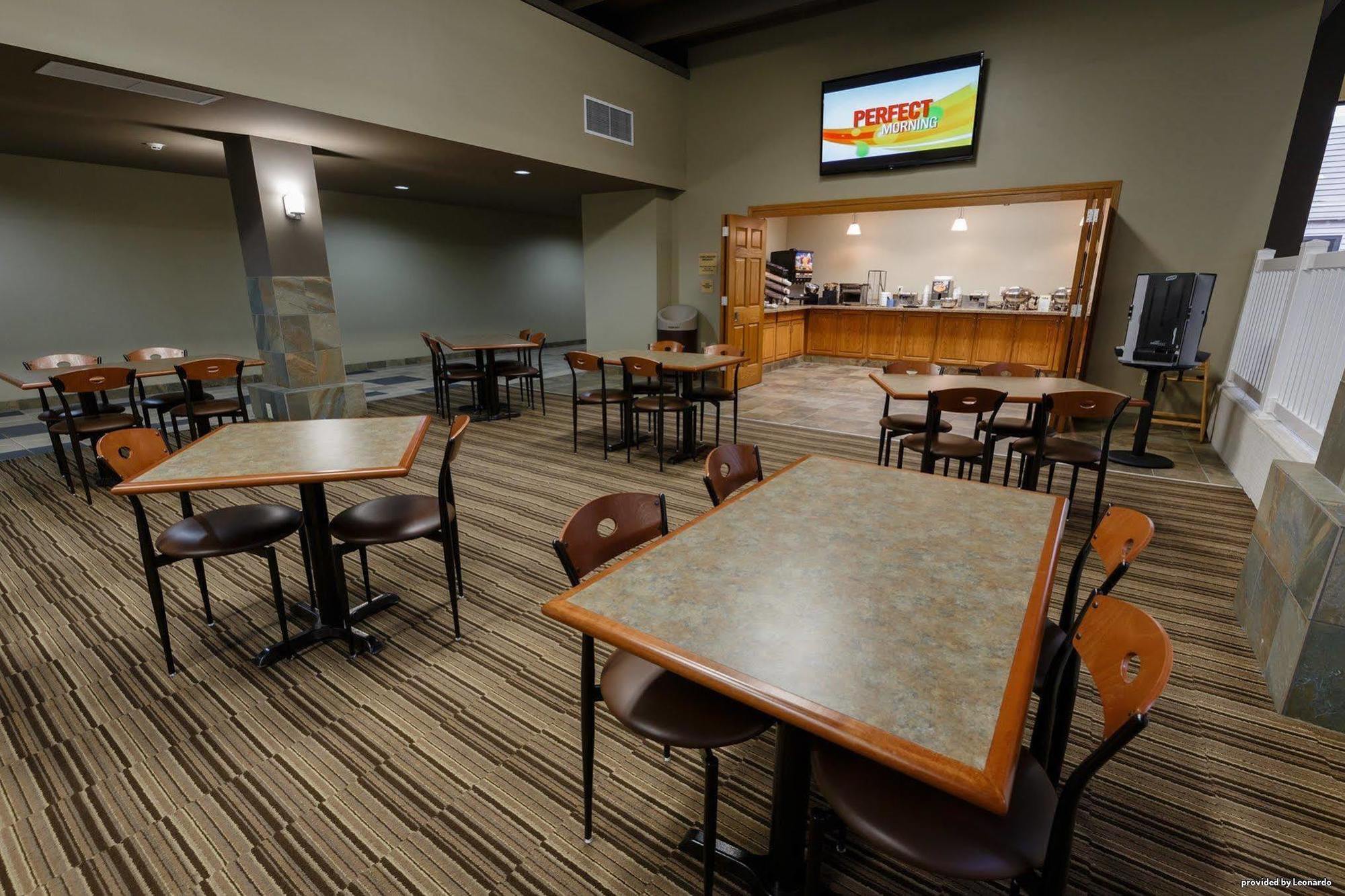 Norwood Inn & Suites Mankato North Mankato Екстериор снимка
