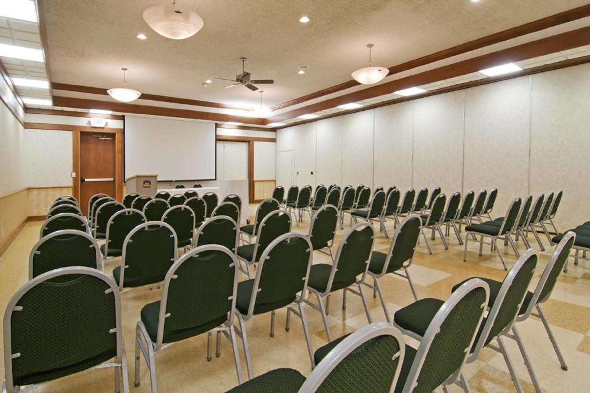 Norwood Inn & Suites Mankato North Mankato Екстериор снимка