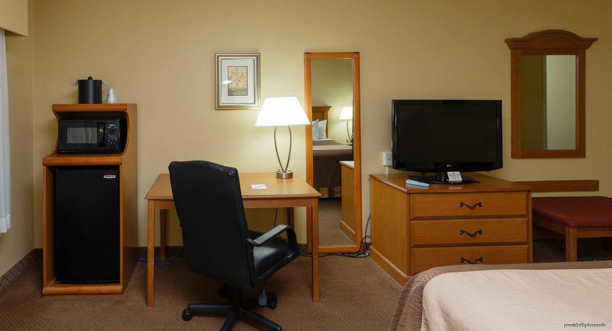 Norwood Inn & Suites Mankato North Mankato Екстериор снимка