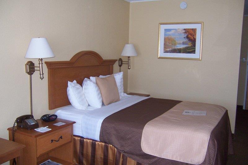 Norwood Inn & Suites Mankato North Mankato Стая снимка