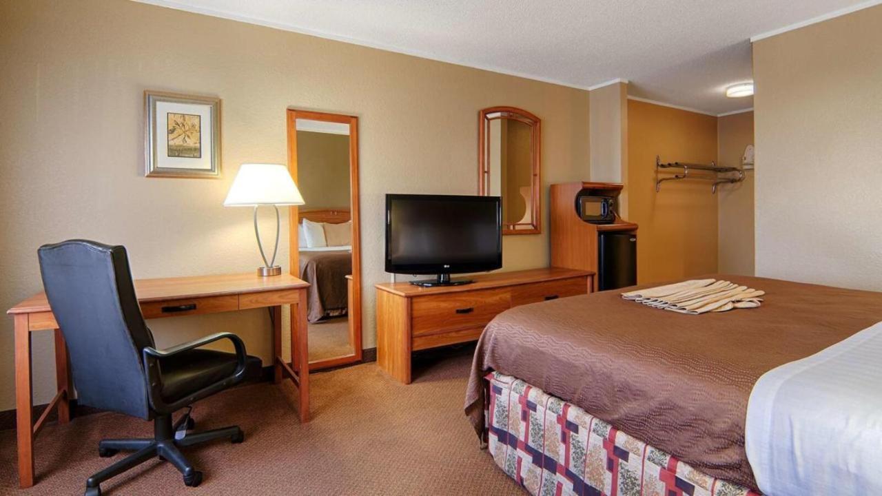 Norwood Inn & Suites Mankato North Mankato Екстериор снимка