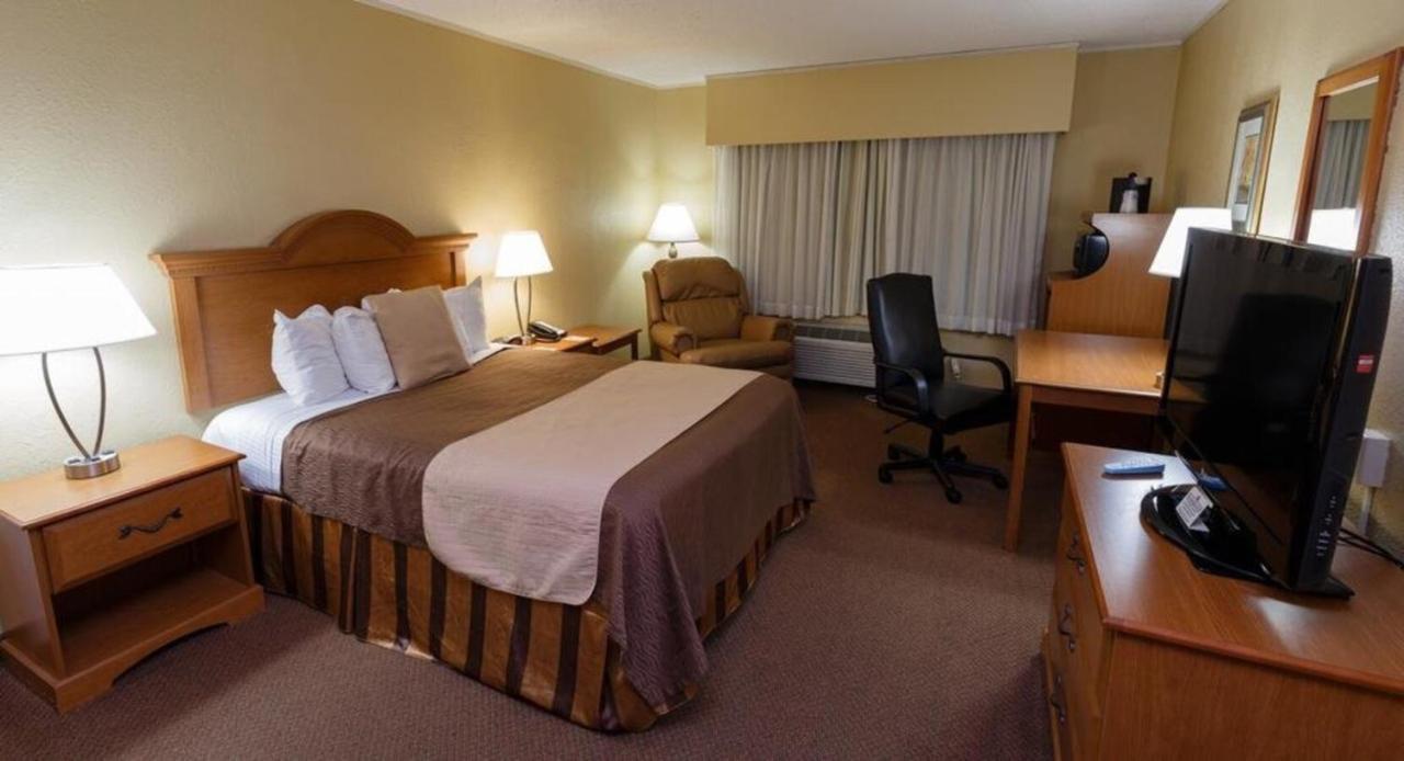 Norwood Inn & Suites Mankato North Mankato Екстериор снимка