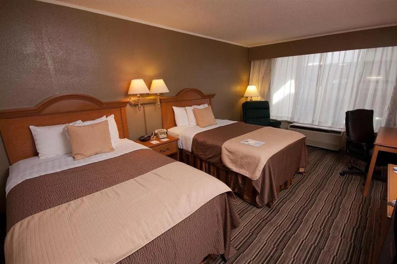 Norwood Inn & Suites Mankato North Mankato Екстериор снимка