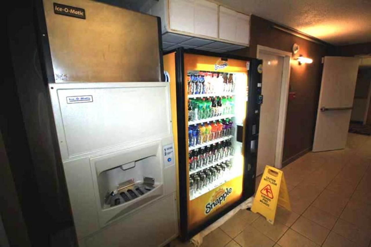 Norwood Inn & Suites Mankato North Mankato Екстериор снимка